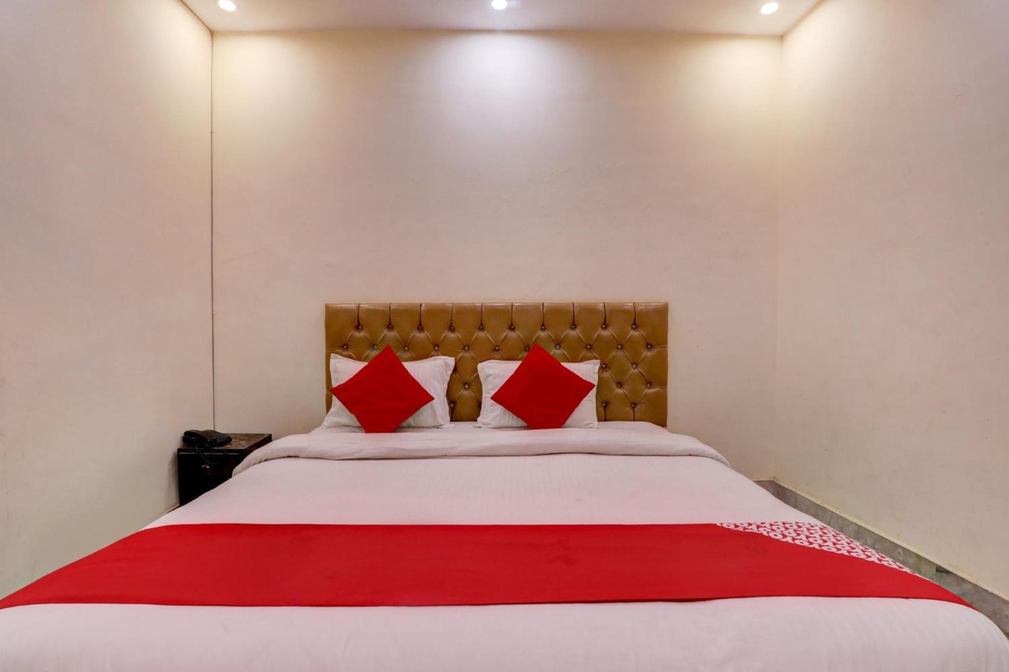 Hotel O Moon Palace Near Sahara Ganj Mall Lucknow Zewnętrze zdjęcie